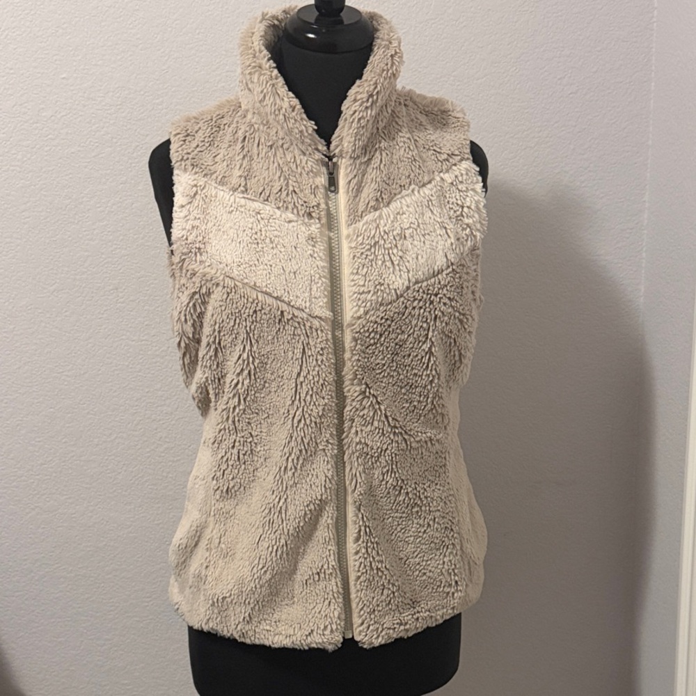 Patagonia Pelage Cream Plush Zip-Up Fleece Vest